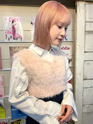 ミディアム カラー ハイトーン/顔まわり レイヤー/YUKAのヘアスタイル