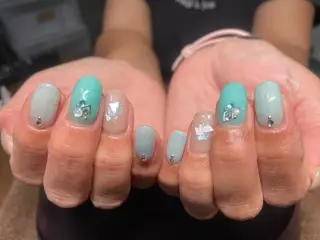 ミディアム ネイル M. KOTOMIのネイルデザイン