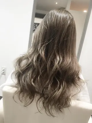 セミロング ロング カラー 吉本 yoshimotoのヘアスタイル