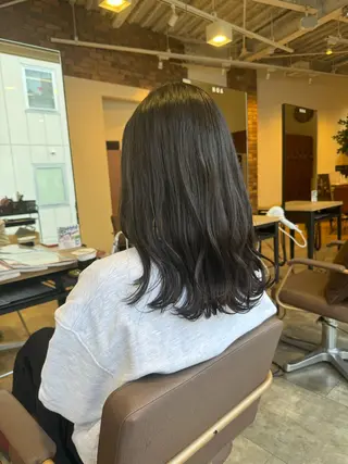 セミロング ブリーチなし ダブルカラー三國雅矢のヘアスタイル