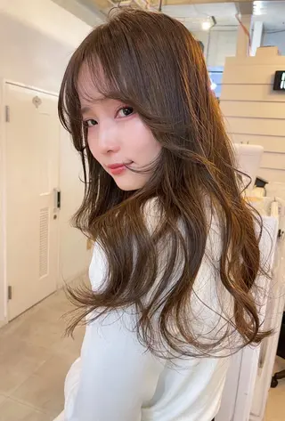 セミロング カラー AiM 大名　似合わせカットのヘアスタイル