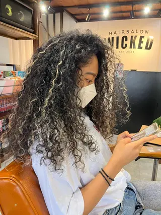ロング パーマ 東風上 亮介のヘアスタイル