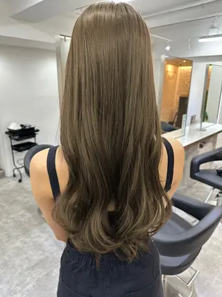 ロング カラー 艶髪レイヤー顔周り グレージュ添田晃基のヘアスタイル
