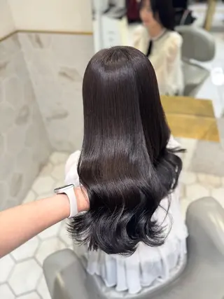 ロング カラー costes 今井芽依のヘアスタイル