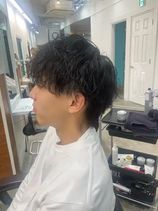 ミディアム パーマ メンズ RIN／韓国ヘア レイヤーカットのヘアスタイル