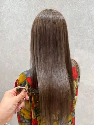 ロング カラー 巖本 真希のヘアスタイル