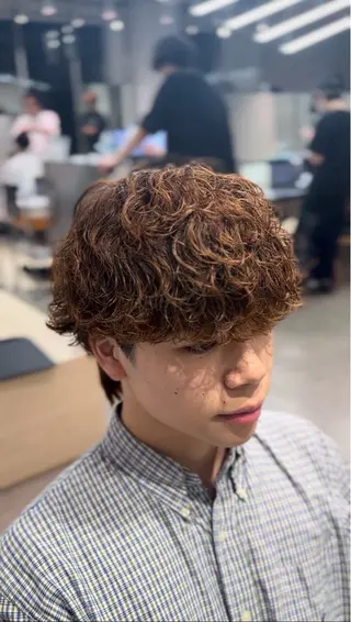 カラー パーマ fifth天神メンズ 真杉虎太郎のヘアスタイル