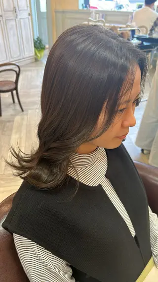 ミディアム カラー アオバ / ハイトーンカラーのヘアスタイル