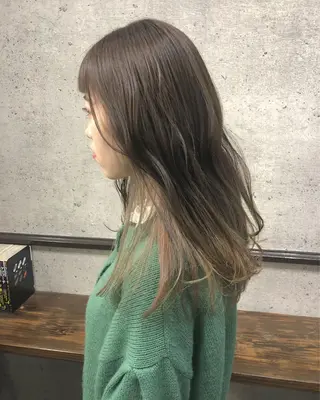 ロング カラー 江原 彩華のヘアスタイル