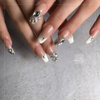 ネイル GRANDE OSU Anna 🧸💛のネイルデザイン