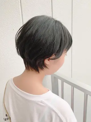 ショート カラー EMANON天神所属・Hitomi Ezakiのヘアスタイル