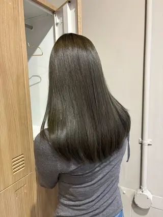 ミディアム カラー カラーリスト ちひろ🧸のヘアスタイル