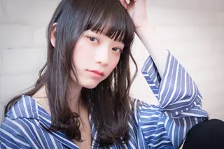 セミロング カラー パーマ アオガミ （前髪顔周りカット）のヘアスタイル