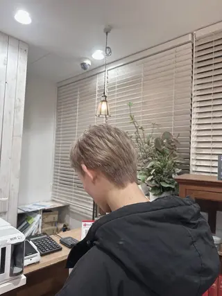 ショート カラー メンズ ROIS渋谷【ロイス】所属・高橋大樹/グレージュ /ベージュ/美髪のヘアスタイル