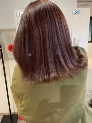 ミディアム カラー CEINE+ officialのヘアスタイル