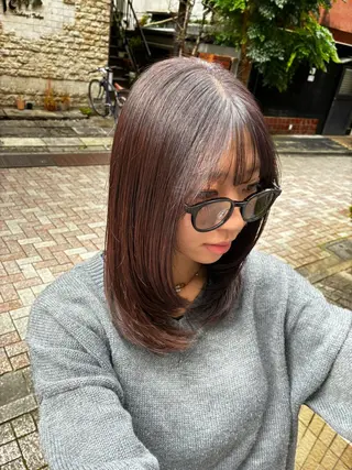 ミディアム カラー 佐藤 芽衣のヘアスタイル