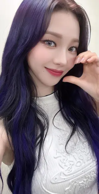 ロング ヘアアレンジ カラー 💙ハイトーン韓国風 色白ヘア💙manaのヘアスタイル