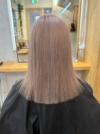 ミディアム カラー ミルクティー× グレージュMOMOのヘアスタイル