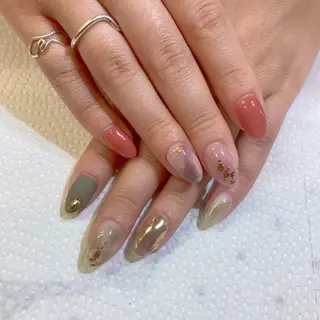 ネイル 根津 綾子のネイルデザイン