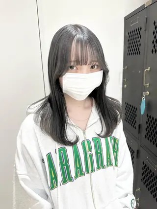 セミロング カラー kai .のヘアスタイル