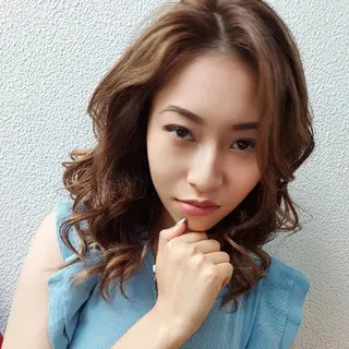 セミロング カラー grow上野御徒町【グロウ】所属・ブリーチ・ハイトーン 特化🎉内山のヘアスタイル