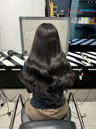 ロング 🇰🇷韓国風ハイ トーンKANA🖤のヘアスタイル