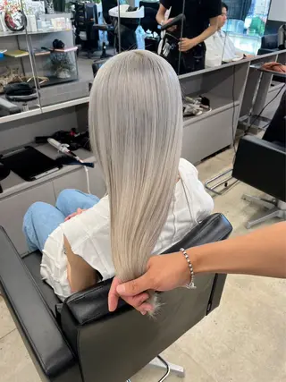 ロング カラー ダブルカラー/ ケアブリーチ/クニトのヘアスタイル