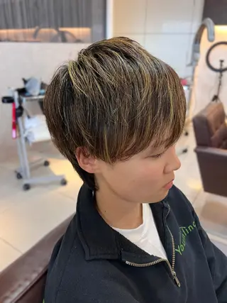 ショート カラー メンズ 🩵ハイトーン🩵 緒方美柚のヘアスタイル