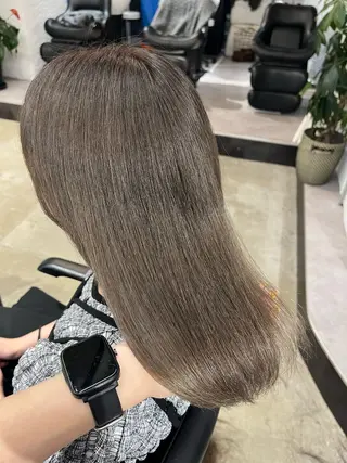 セミロング baton  hair salon所属・✽透明感ｶﾗｰ ✽ 🍆那須ももこ🍑のヘアスタイル
