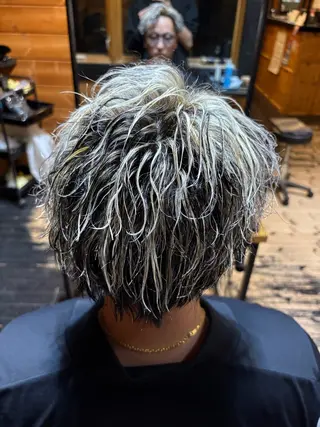 カラー メンズ 中林 良嘉のヘアスタイル