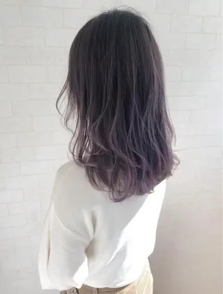 ミディアム カラー 栗原 瑠世のヘアスタイル