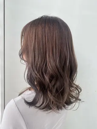 ミディアム カラー 韓国ヘア顔周りカット 艶髪ベージュtamaのヘアスタイル