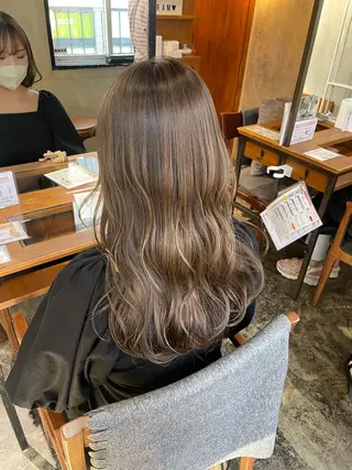 ロング カラー 梅田美容室 山崎海波のヘアスタイル