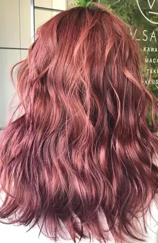 ロング カラー Hanna by W_SALONのヘアスタイル