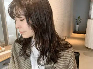 セミロング カラー EMANON天神所属・Hitomi Ezakiのヘアスタイル