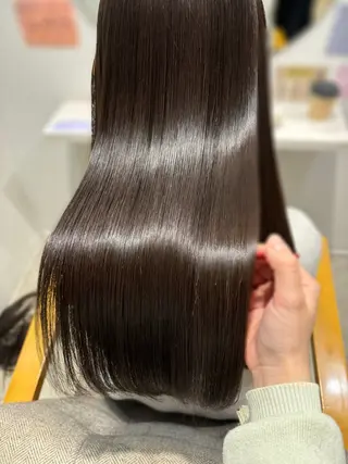 ロング 小林 杏莉のヘアスタイル
