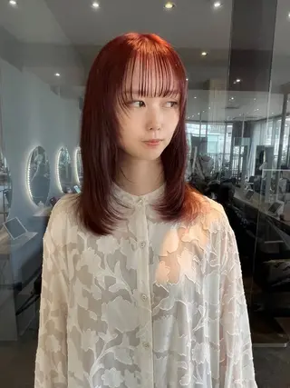 ミディアム カラー 韓国🇰🇷レイヤー 映える顔周り🩷のヘアスタイル