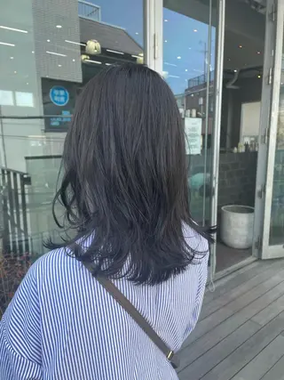 ミディアム 顔まわりレイヤー🎀 くぼやま　みおのヘアスタイル