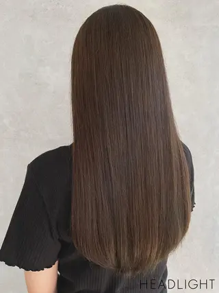 セミロング マツノ ユイのヘアスタイル