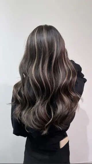 カラー レイヤーカット 早崎太生のヘアスタイル