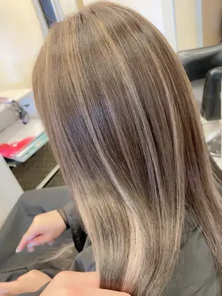 ロング カラー 🍀Moda by Grande🍀のヘアスタイル