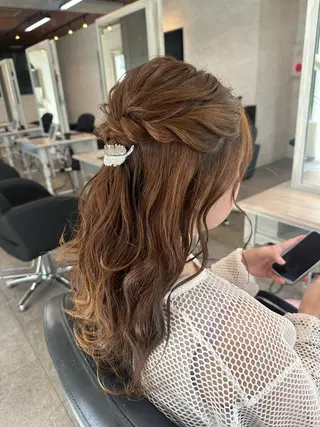 ロング ヘアアレンジ 女性に人気♪ はやしほのかのヘアスタイル