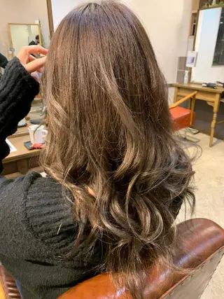 ロング カラー 岡田 匡史のヘアスタイル