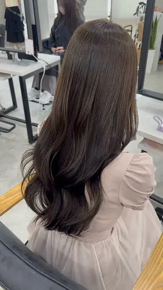 ロング カラー 赤み無し柔らかカラー 【梅田】madokaのヘアスタイル