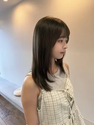 セミロング カラー U too e’s 鎌倉🌿堀岡千紘のヘアスタイル
