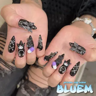 ネイル BLUEM なな🐶のネイルデザイン