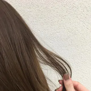 セミロング カラー H梅田 / 811 堀本菜奈のヘアスタイル