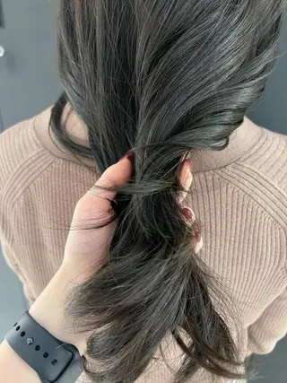 セミロング カラー 暗髪カラー🫐パーマ おくだりんかのヘアスタイル