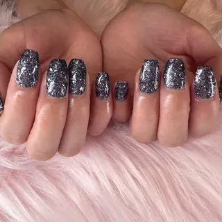 ネイル RIEKO🍒 ワンホン♡推しネイルのネイルデザイン