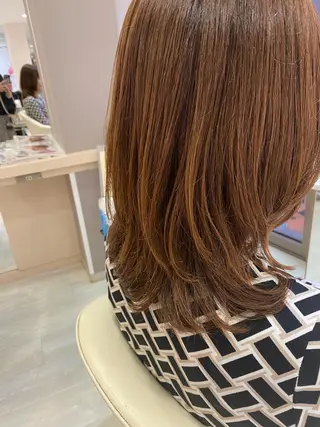 ミディアム 鬼澤 なお子のヘアスタイル